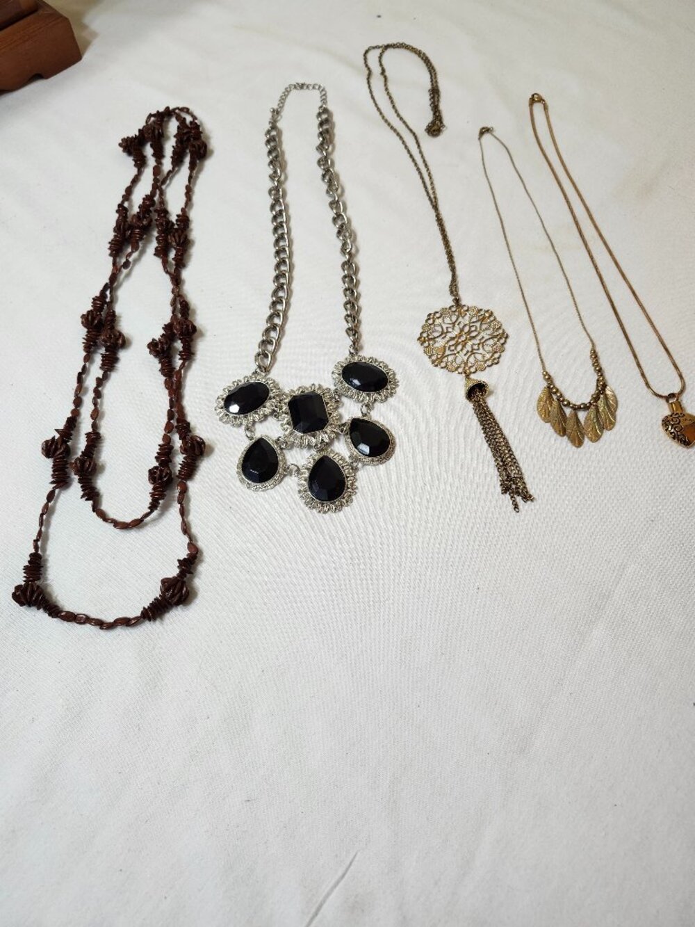 Lot of 5 Necklaces